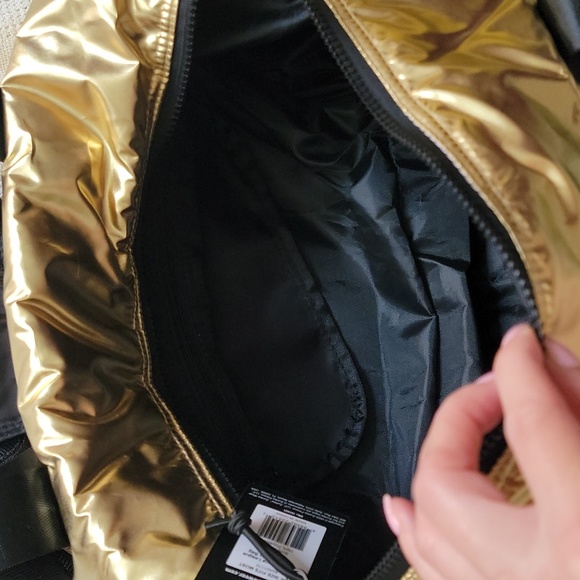 Zumba Fitness Zumba Dance 2020 League Metallic Gold Duffel Bag - Picture 12 of 16